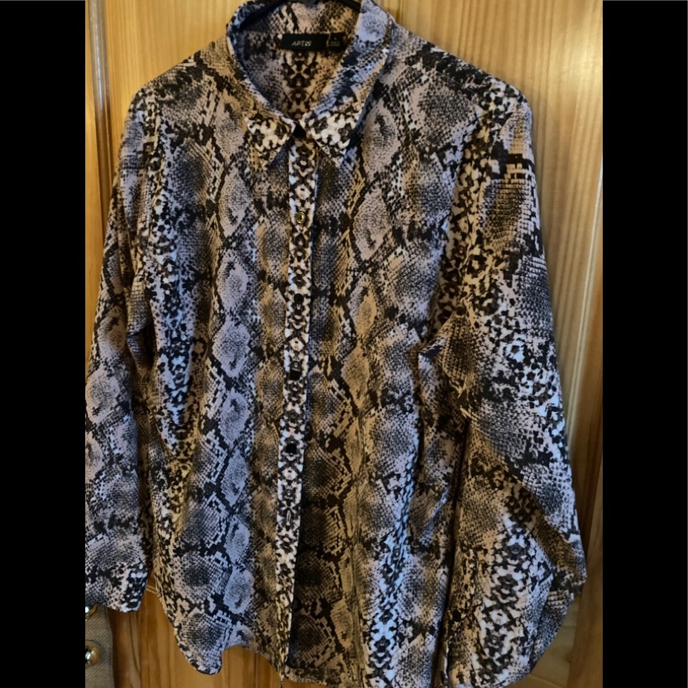 Apt 9 animal print blouse